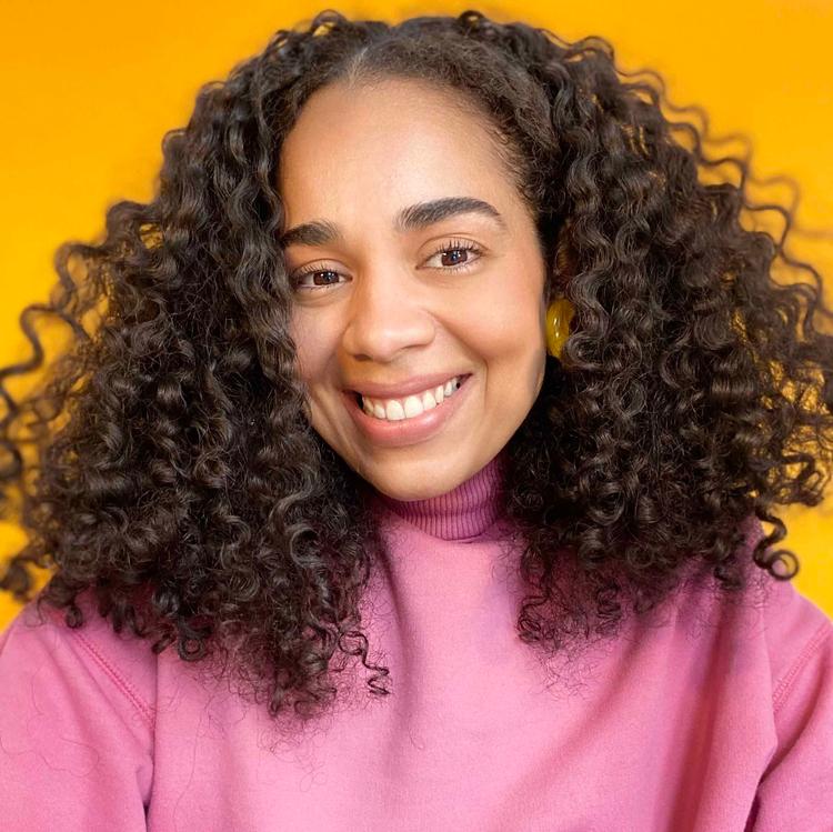 Ana Carolina Oliveira